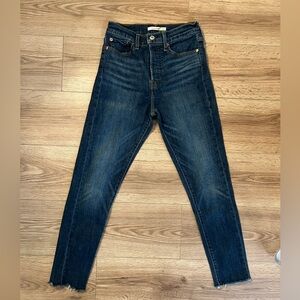 Levi’s Wedgie Skinny Dark wash - Size 27 used
